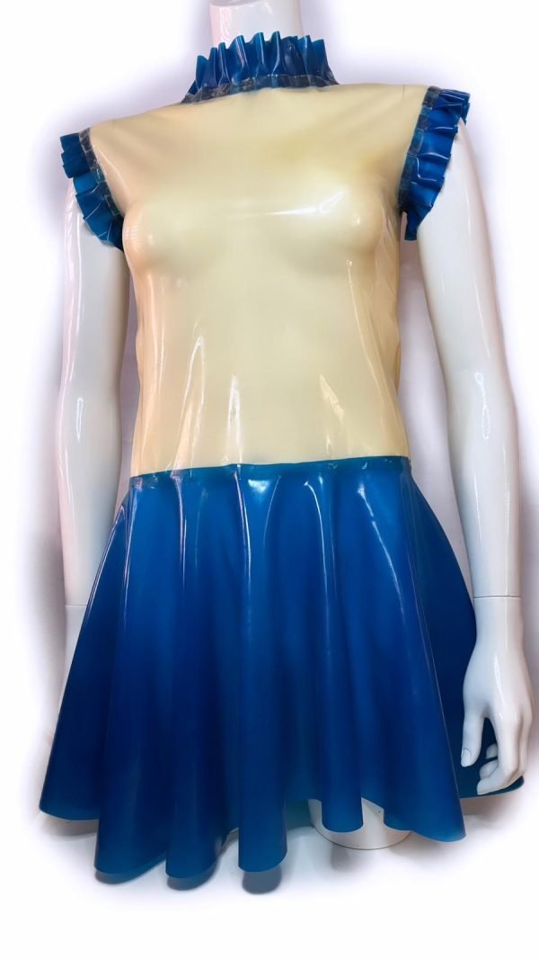 Pleated Short Sleeves And Neckline Flying Dress